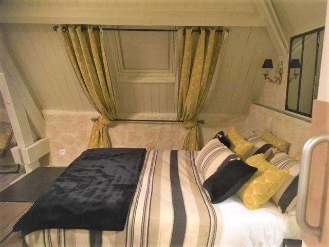 Hotel Boutique Saint-Louis Lisieux Zewnętrze zdjęcie