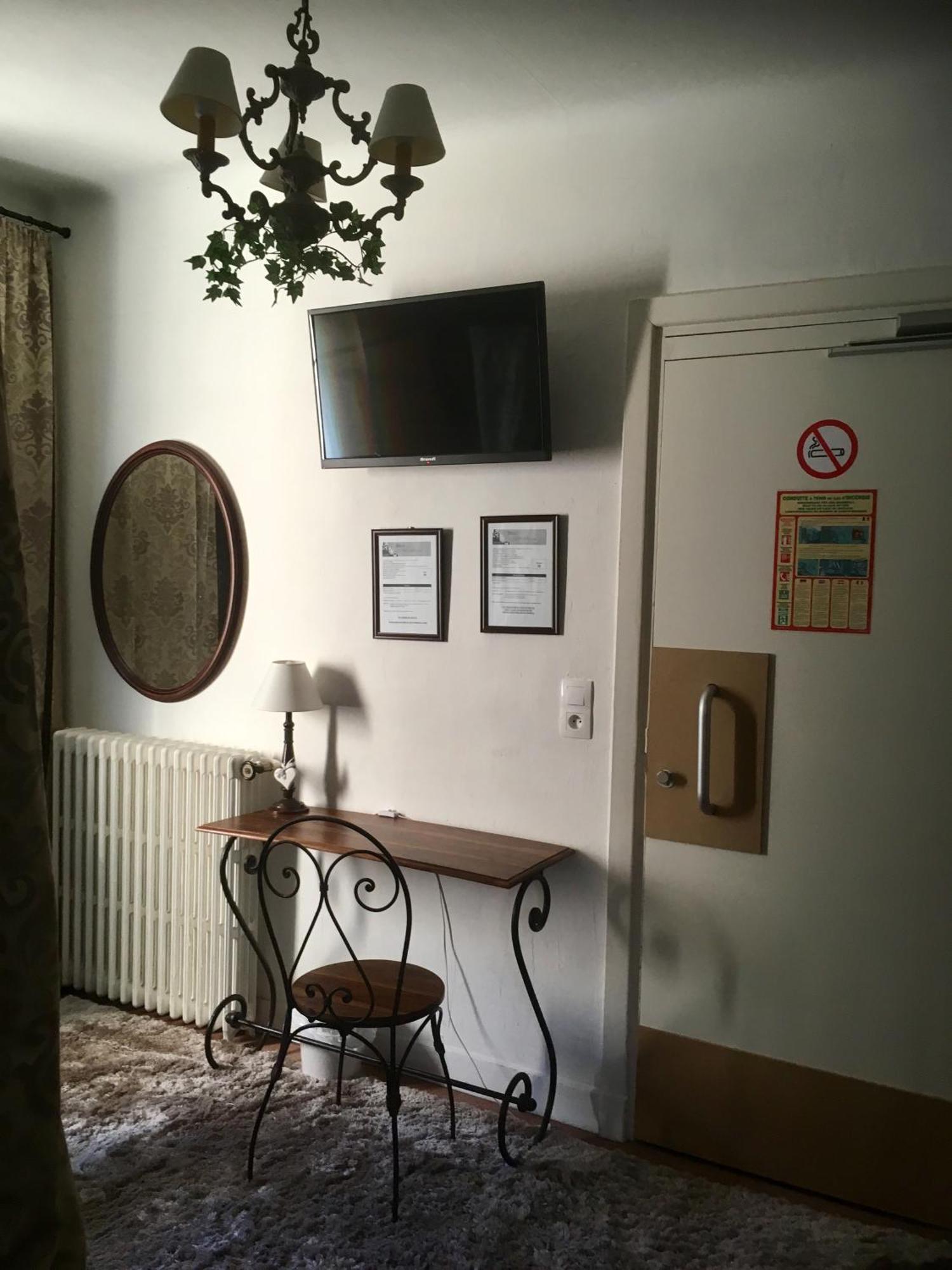 Hotel Boutique Saint-Louis Lisieux Zewnętrze zdjęcie