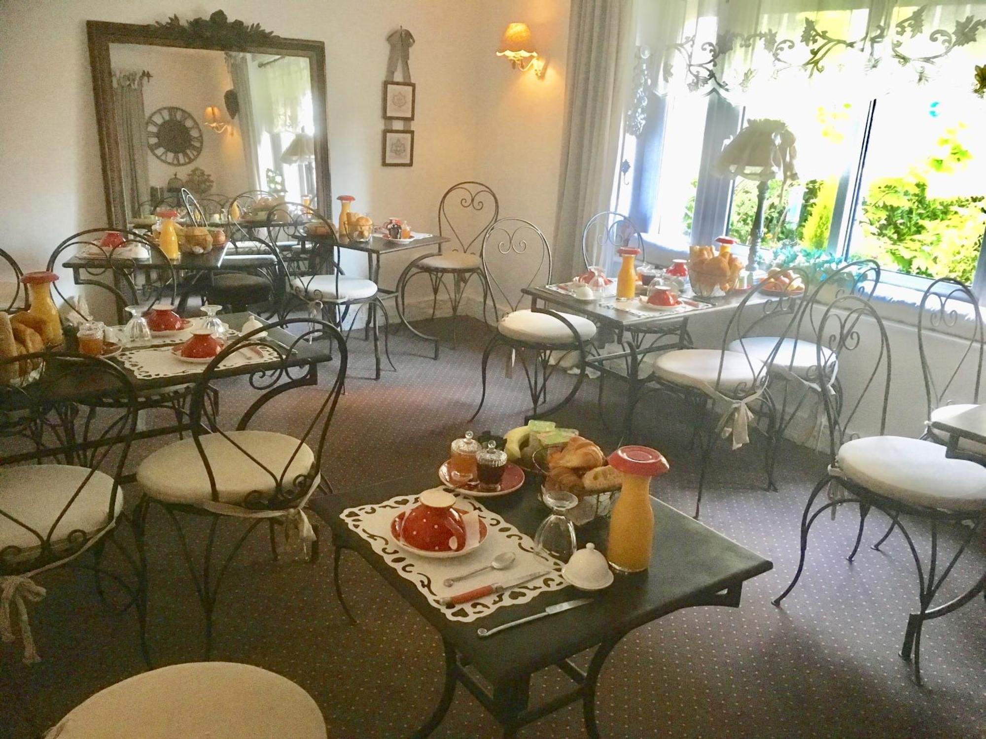 Hotel Boutique Saint-Louis Lisieux Zewnętrze zdjęcie