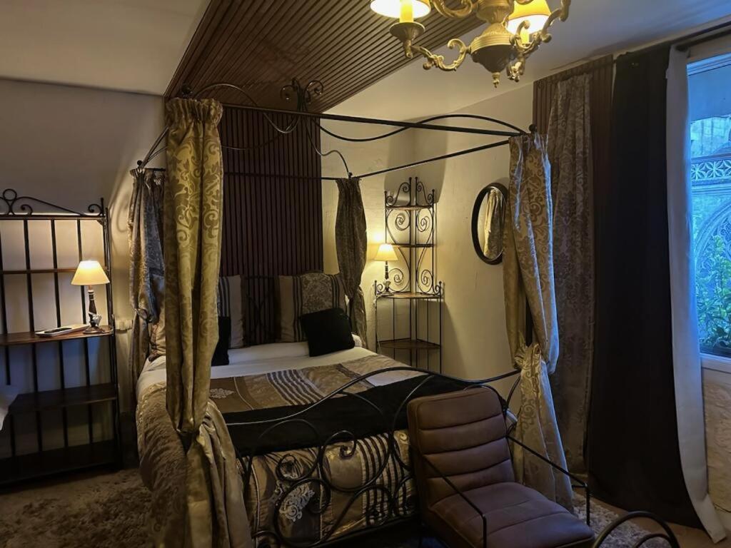 Hotel Boutique Saint-Louis Lisieux Zewnętrze zdjęcie